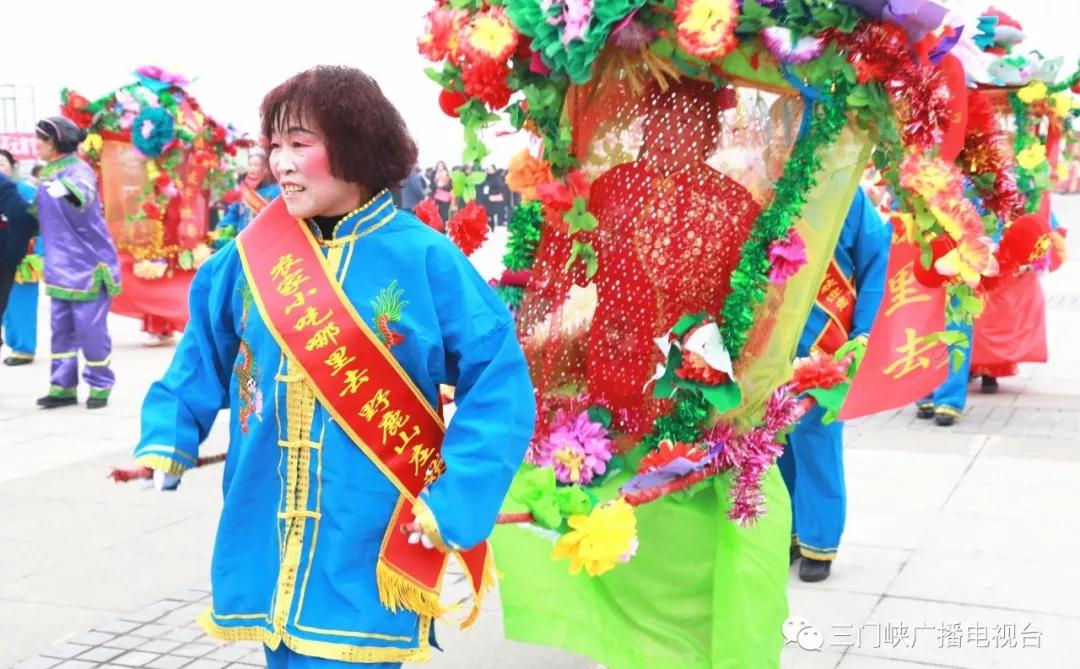 三门峡市元宵节社火展演精彩纷呈