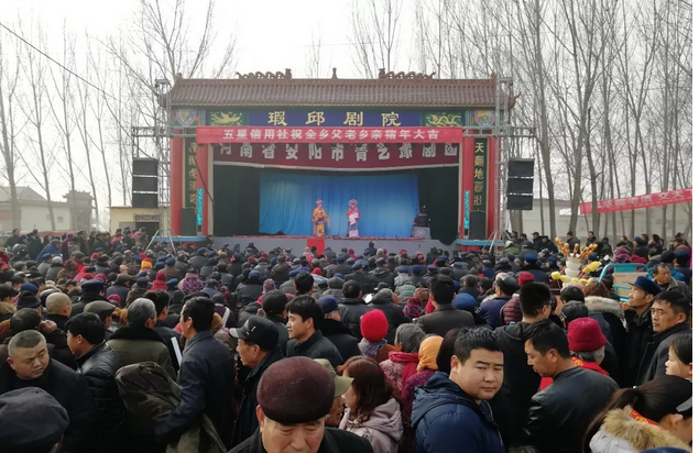 热点｜逛古庙会，万人同吃一锅饭啦！