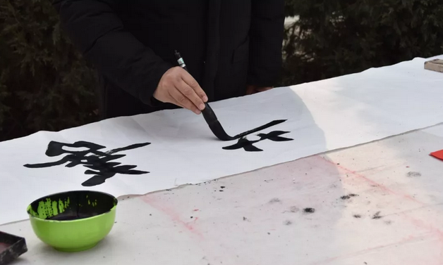 热点｜逛古庙会，万人同吃一锅饭啦！