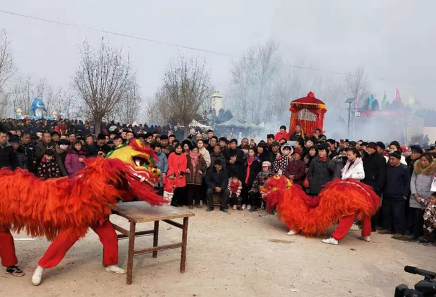 热点｜逛古庙会，万人同吃一锅饭啦！