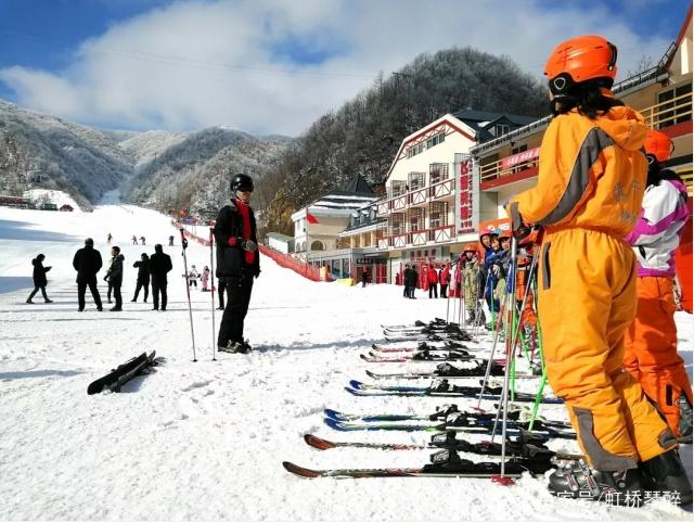伏牛山助力留守儿童走进“冰雪童话” 尽享童年乐趣！