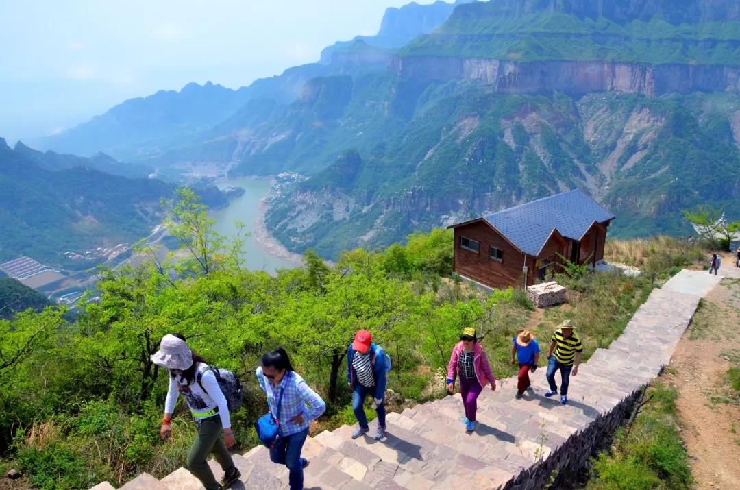 首届中原旅游民宿设计高峰论坛在新乡南太行成功举办！