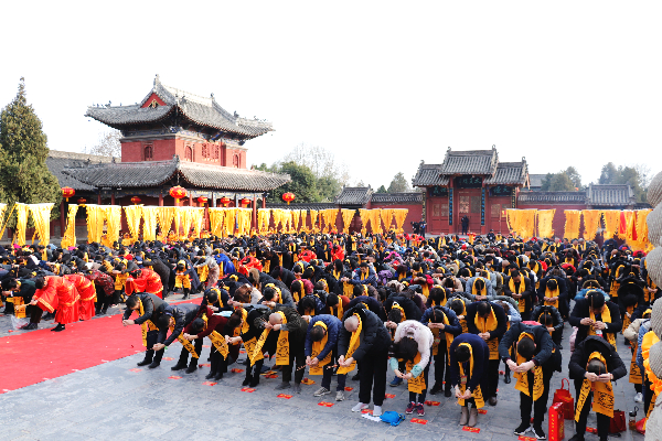 2019己亥年全球华人恭祭人文始祖太昊伏羲氏拜祖大典震撼举行 2019己亥年全球华人恭祭人文始祖太昊伏羲氏拜祖大典震撼举行