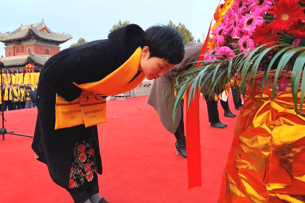 2019己亥年全球华人恭祭人文始祖太昊伏羲氏拜祖大典震撼举行 2019己亥年全球华人恭祭人文始祖太昊伏羲氏拜祖大典震撼举行