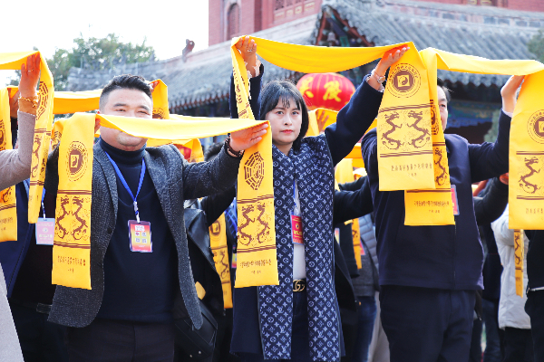 2019己亥年全球华人恭祭人文始祖太昊伏羲氏拜祖大典震撼举行 2019己亥年全球华人恭祭人文始祖太昊伏羲氏拜祖大典震撼举行