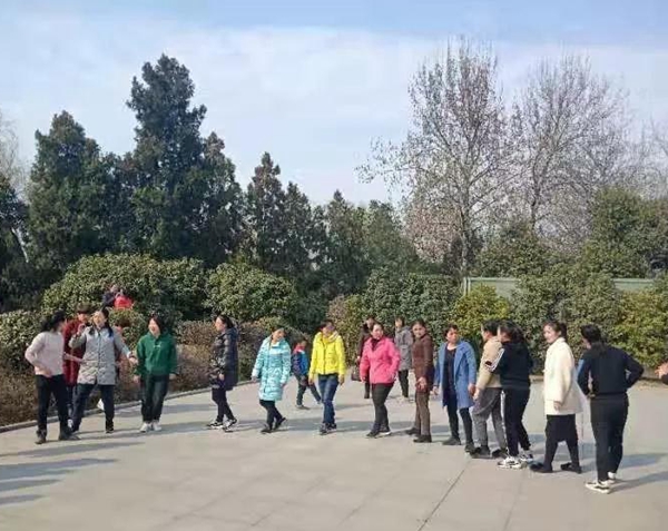 在南阳武侯祠内 遇见最美的你