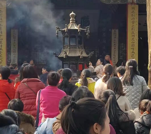 在南阳武侯祠内 遇见最美的你