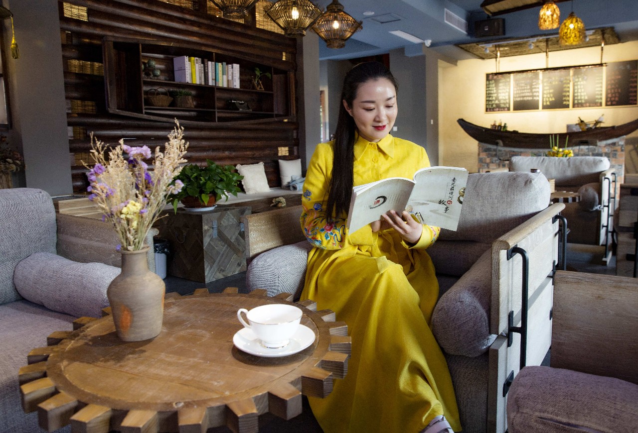 来台儿庄古城船妹子休闲吧，感受“船妹子”特色文化