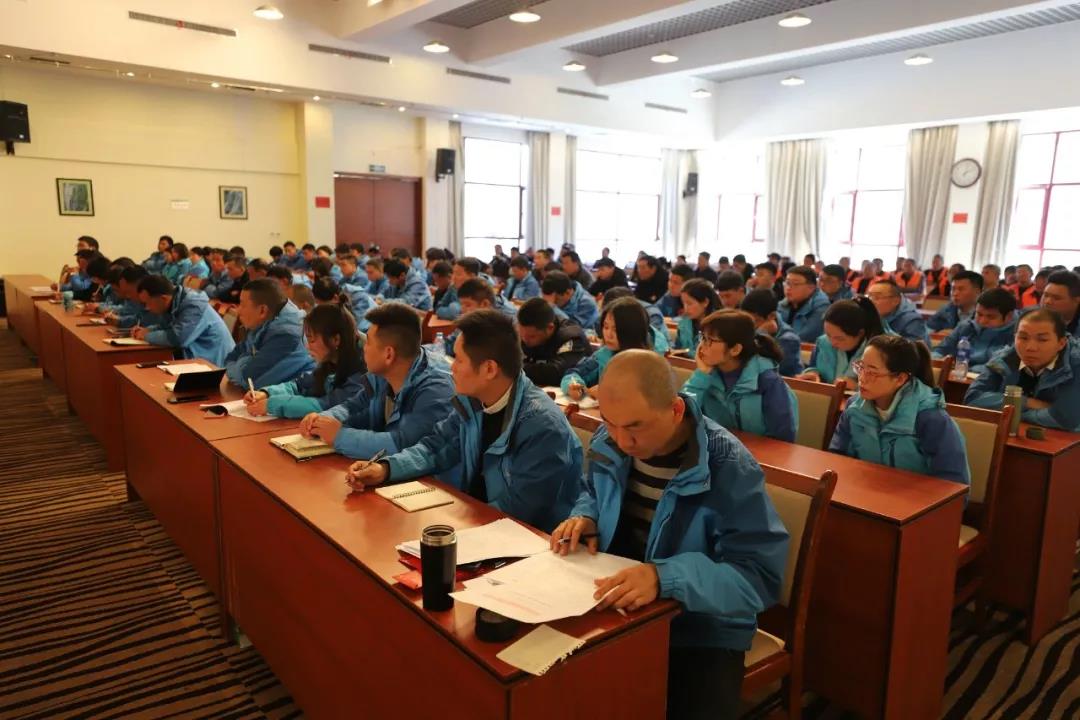 赢战2019！重渡沟风景区召开2018年总结表彰暨2019年工作部署大会