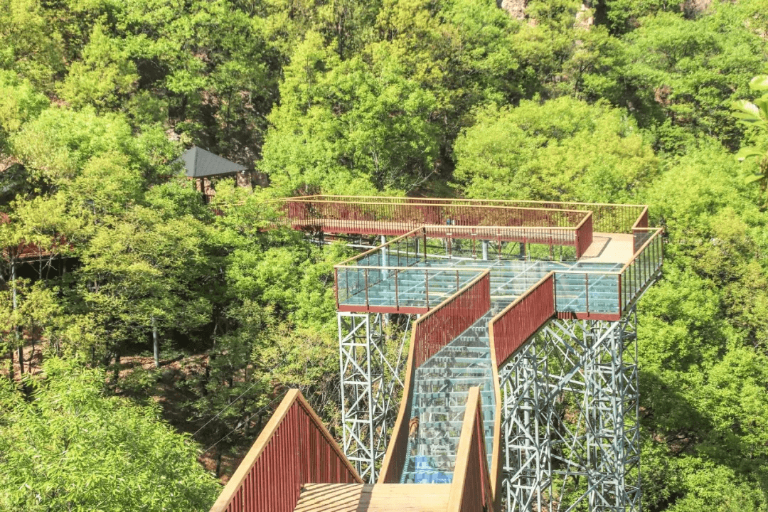 登封：5月1日摘星楼景区“云端水滑”玻璃漂流项目盛大启幕