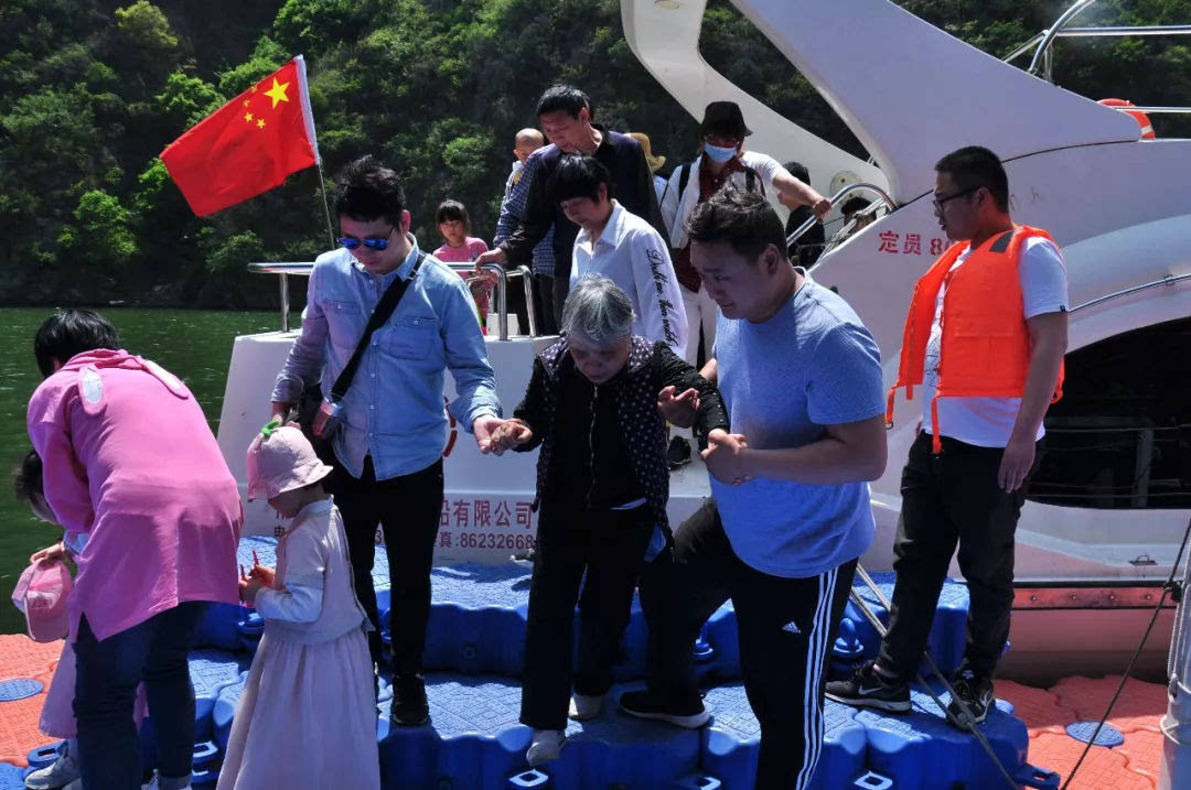“五一”期间青天河迎来13.31万名游客