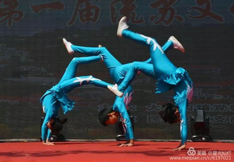 青龙山慈云寺景区＂五一“假期热闹非凡