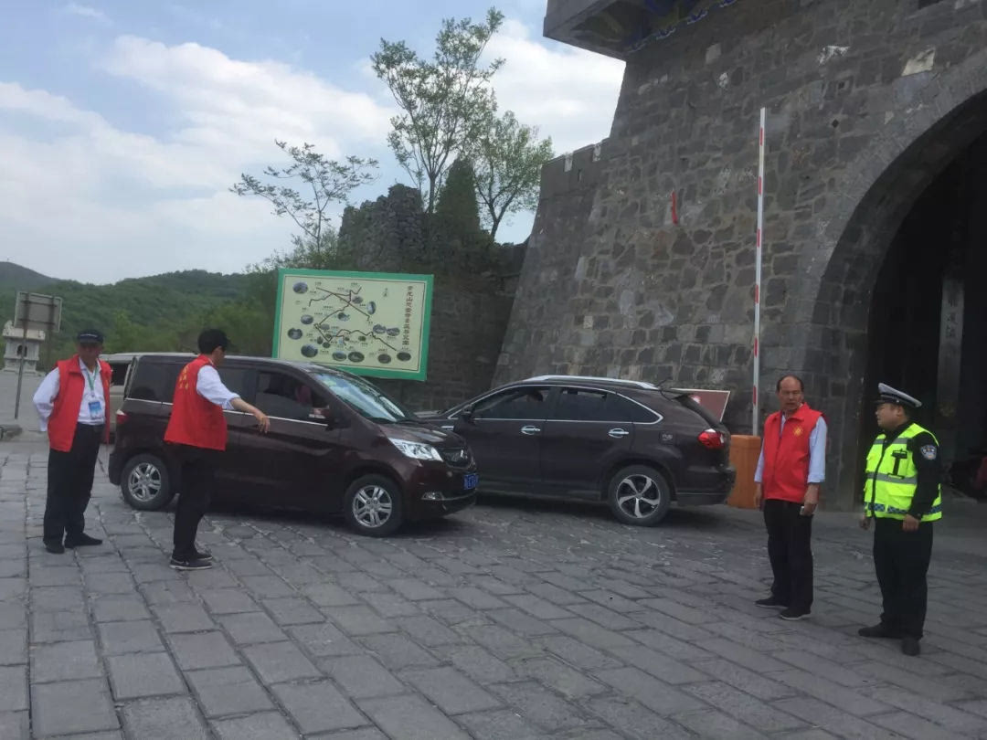 青龙山慈云寺景区＂五一“假期热闹非凡