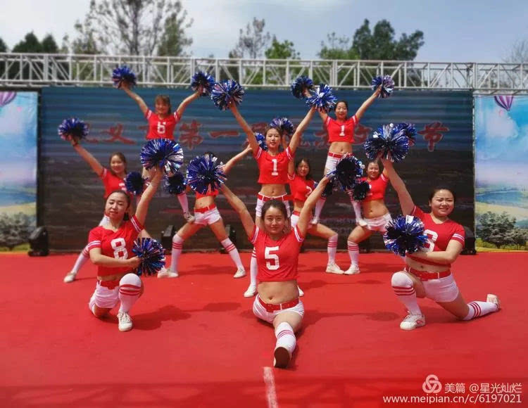 青龙山慈云寺景区＂五一“假期热闹非凡