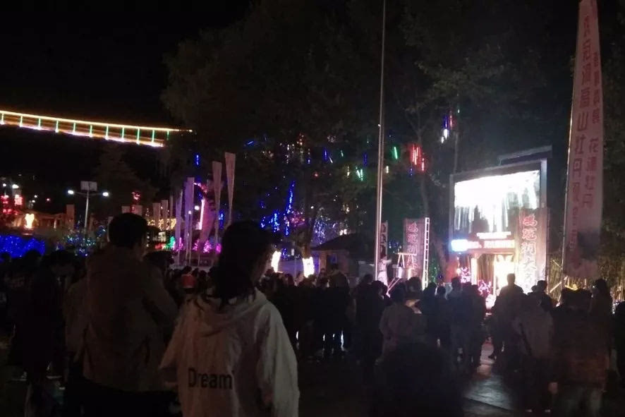 “五一假期” 来到鸡冠洞 忘掉所有烦恼