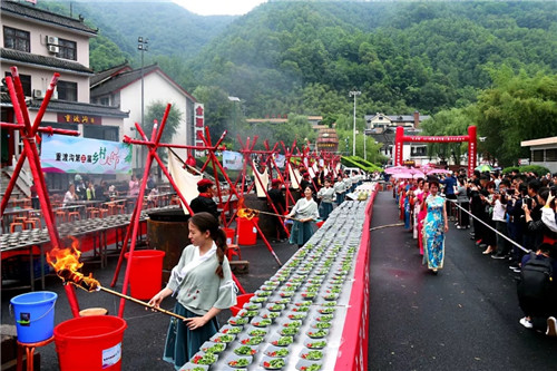 重渡沟:第四届乡村美食节于5月11日开幕 重渡沟:第四届乡村美食节于5月11日开幕