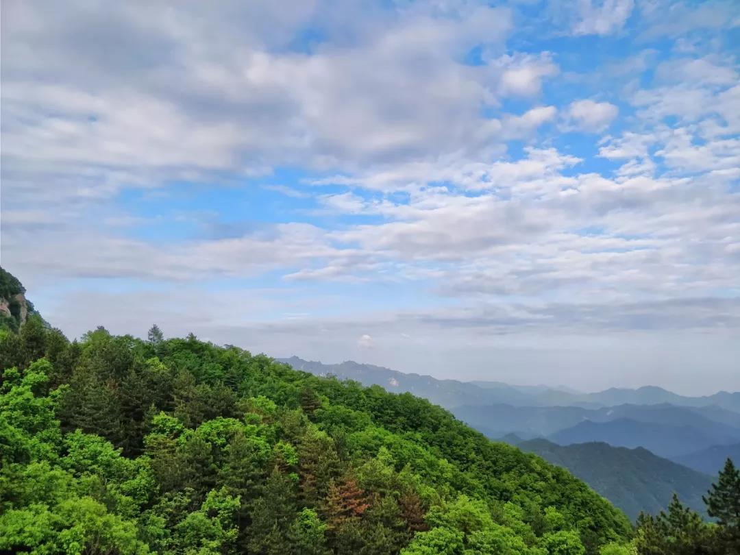 白云山：山中何所有，岭上多白云