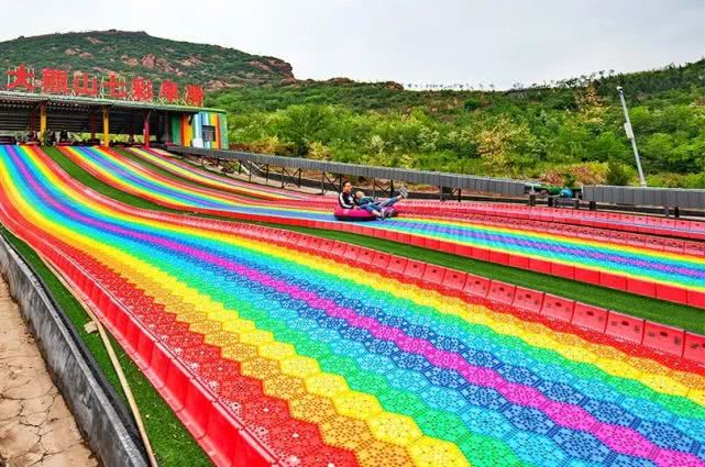 6月15日,大熊山仙人谷第二届“戏水漂流季”盛大开启