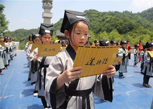 入选旅游行业教科书，老君山到底有多牛？