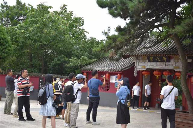 相约23度的夏天 文旅达人、主流官媒争相打卡鸡公山