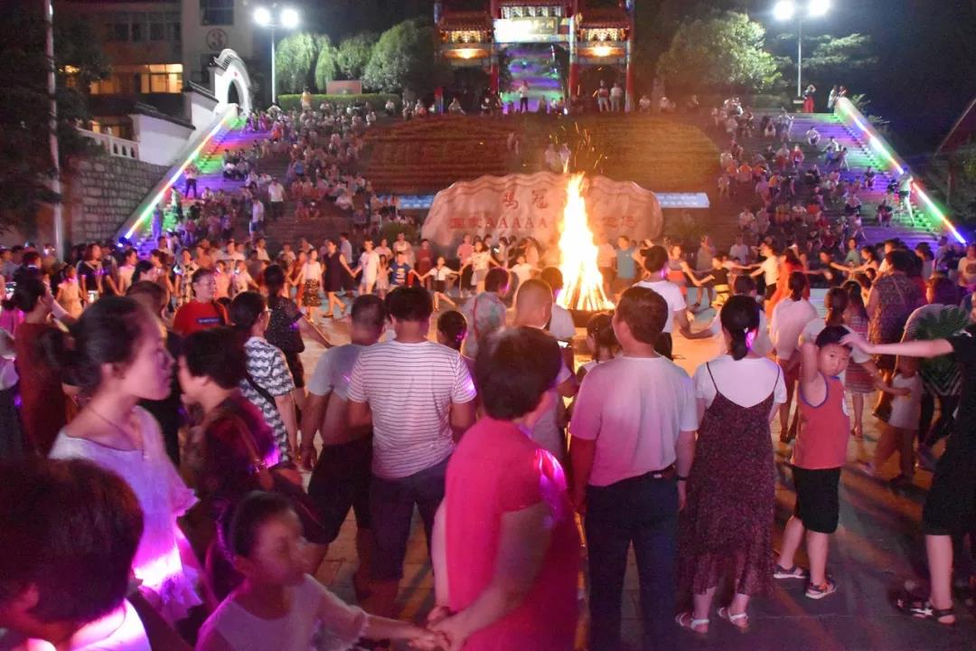 打卡2019鸡冠洞清凉避暑季，畅享18℃的夏日狂欢！