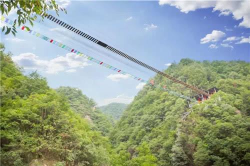 绿色丛林中的高空惊险，老君山高空铁索