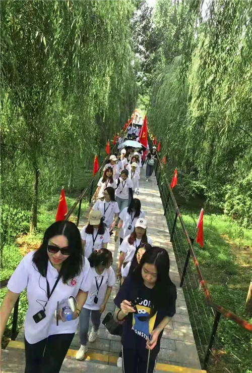 火红七月忆初心 红旗渠畔传承红色精神