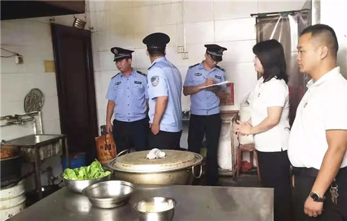 老君山景区联合多部门开展食品安全督查 全力守护游客“舌尖安全”