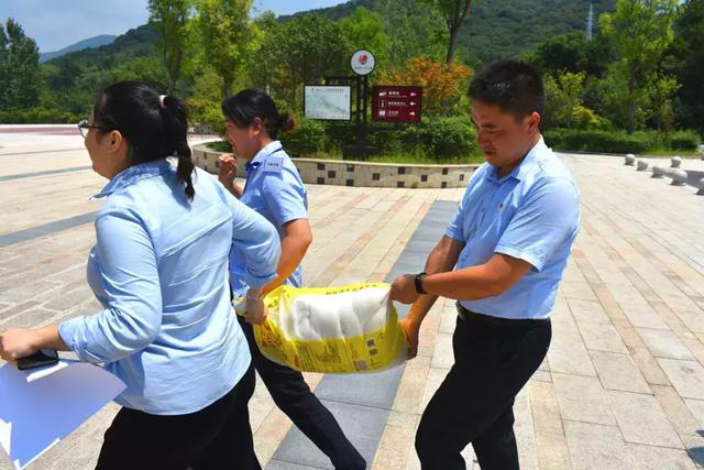 鸡公山：战酷暑、斗高温、送清凉、显真情！