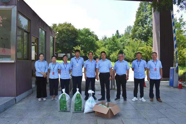 鸡公山：战酷暑、斗高温、送清凉、显真情！
