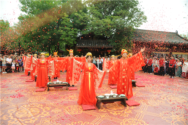 “大宋盛世婚礼”引爆2019清明上河园七夕文化节