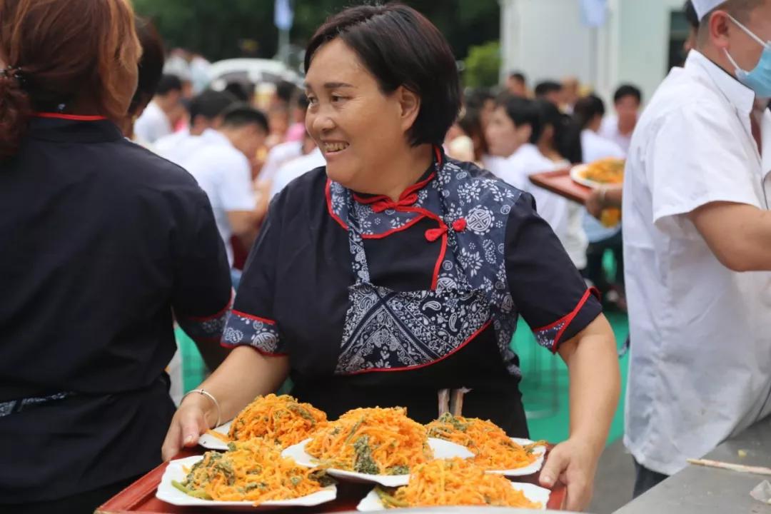 离夏入秋，本周六，老君山万人养生宴喊你贴秋膘啦！