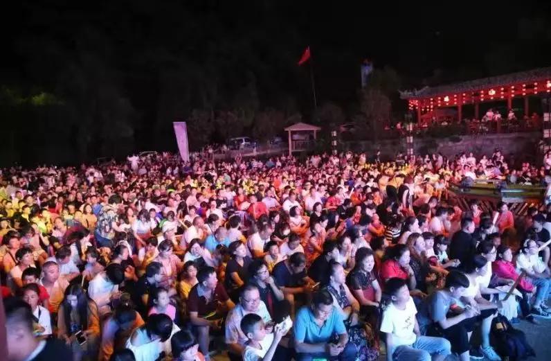 离夏入秋，本周六，老君山万人养生宴喊你贴秋膘啦！