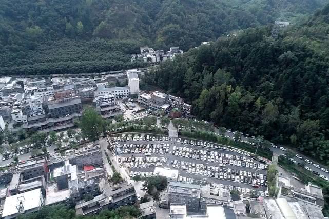 重渡沟景美人更美 文明故事成风景
