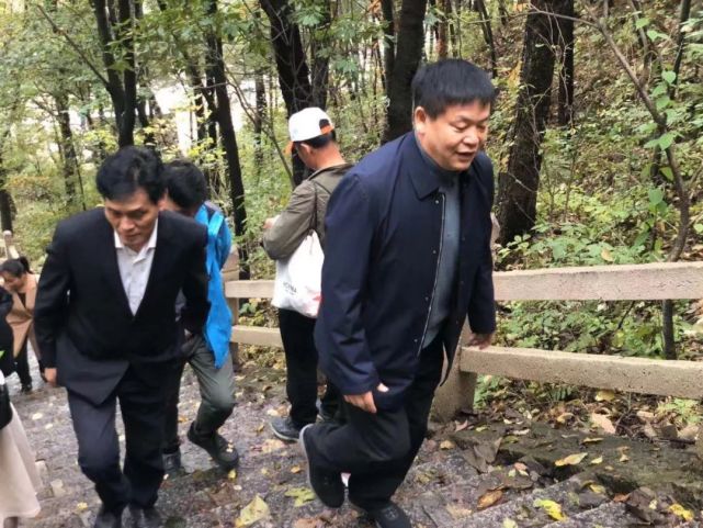 央视一天两场直播洛阳龙峪湾 中原第一峰美 如画！