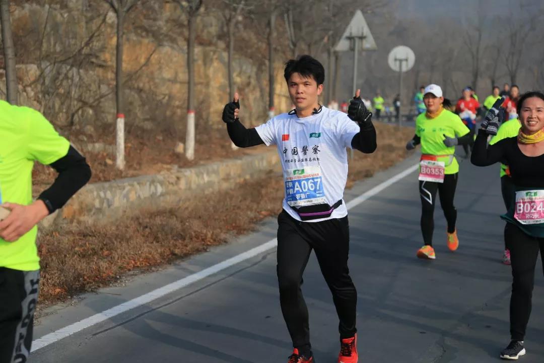【沸腾瞬间 直击现场】华润怡宝·2019云台山国际半程马拉松赛开跑！