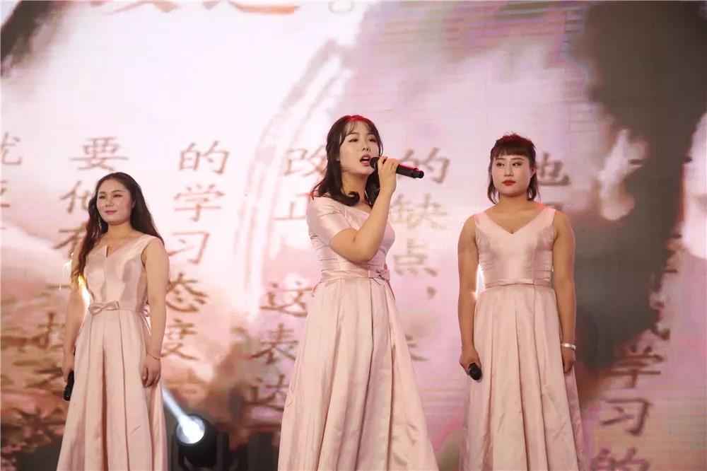 “开创，匠心，绽放 ”老君山2019年全国旅行商表彰大会在郑州成功举行