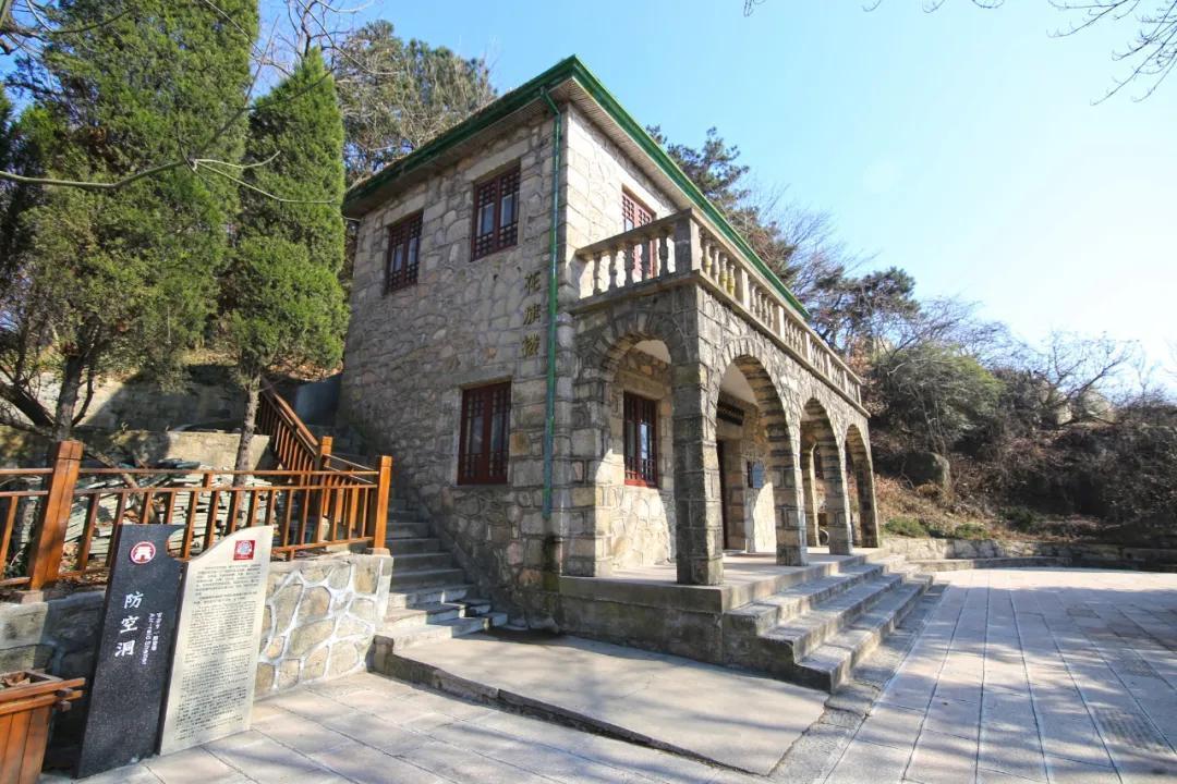 花开满地的鸡公山上，这些百年老别墅正焕发新颜！
