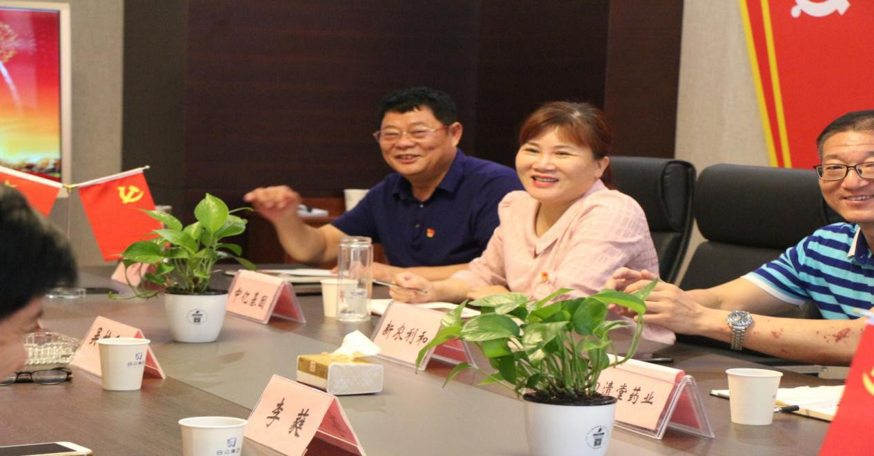 支部建在企业，助推企业发展 ——省直党校教授杨群红调研唐河驻郑第九党支部的驻外党建工