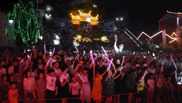 DJ电音、PINK水上乐园...鸡冠洞潮玩电音节万人的夏夜狂欢！
