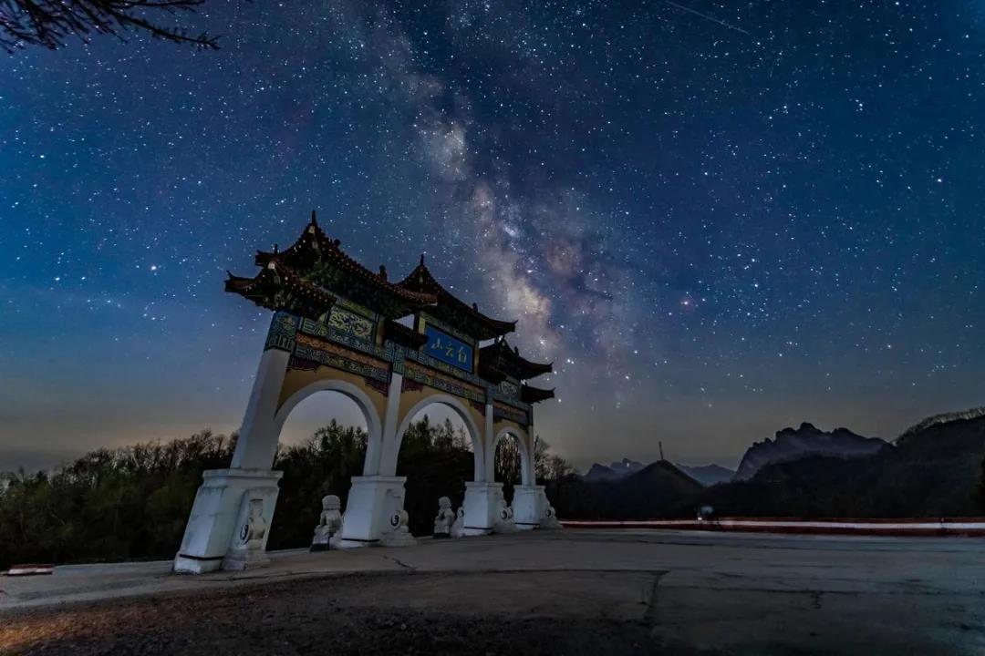 我能想到最浪漫的事，是和你去看白云山的星空银河