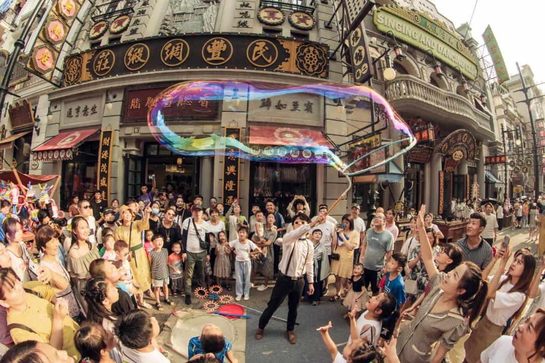 娃见疯！电影小镇蹦蹦跳跳泡泡节来啦！