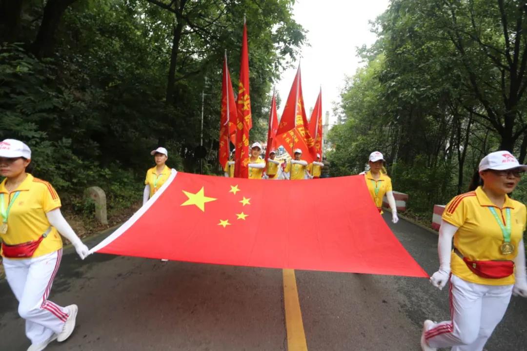 徒步•尧山沉醉花间纤陌 共品写意山水