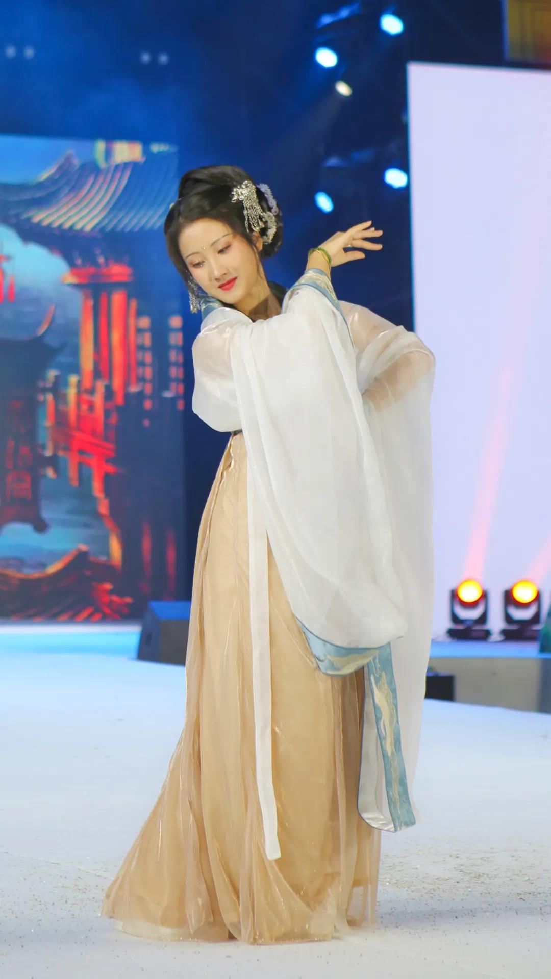 仙宫云裳 国风盛典 老君山山水汉服节开幕式圆满举行！
