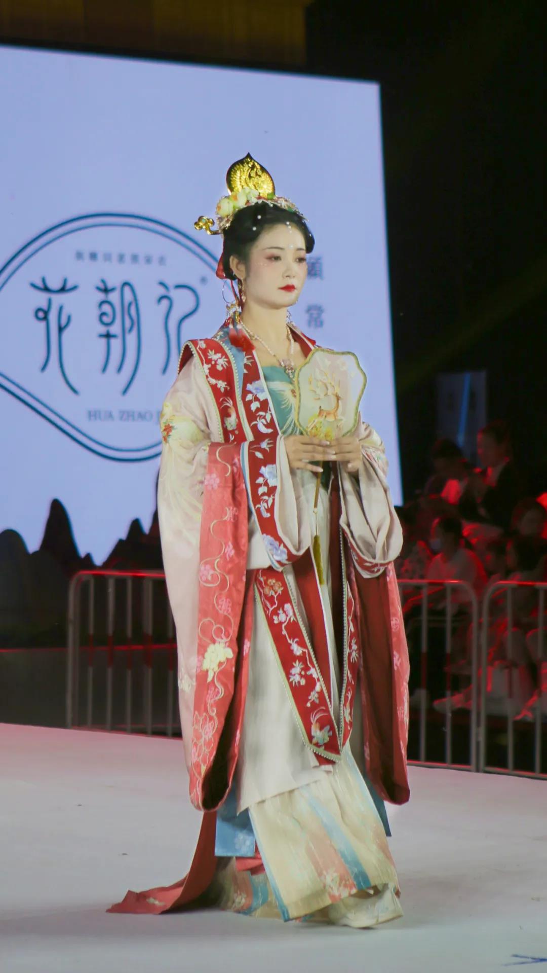 仙宫云裳 国风盛典 老君山山水汉服节开幕式圆满举行！