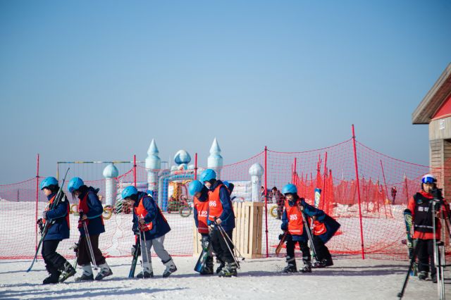 第八届巩义冰雪文化旅游季丨“欢乐冰雪 共创未来”诚挚邀请您体验冰雪运动的魅力！