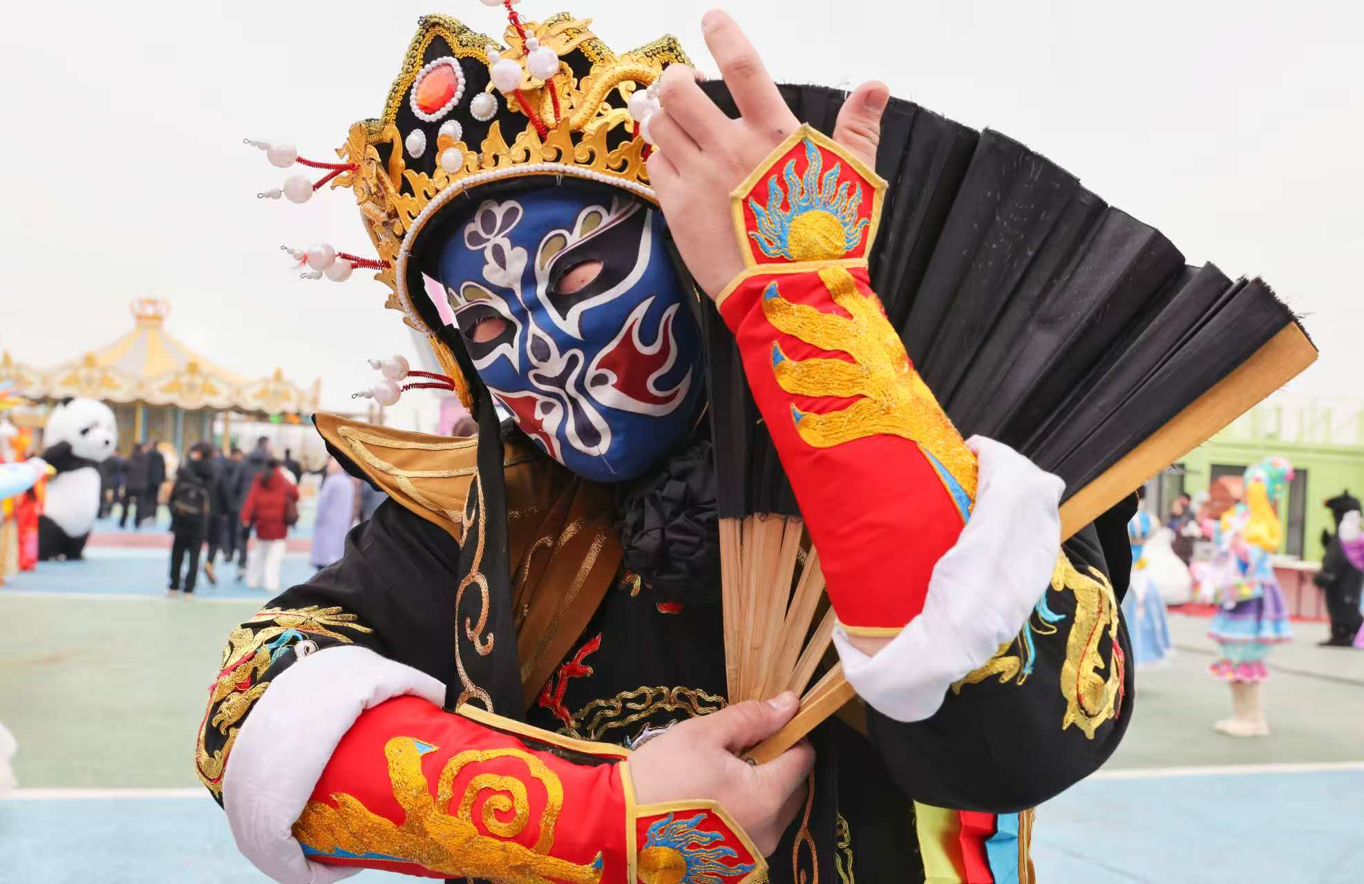 新晋AAA景区米奇王国盛大开业 “鲁山映瑞”首届新春灯会同步启幕 ——潮玩演艺与光影盛宴点 新晋AAA景区米奇王国盛大开业 “鲁山映瑞”首届新春灯会同步启幕 ——潮玩演艺与光影盛宴点